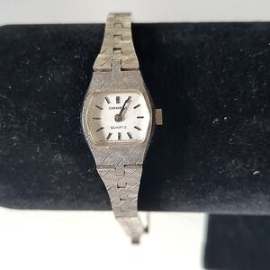 Vintage 1978 Classic Caravelle Wristwatch Women's Small 6" Stainless Steel Back